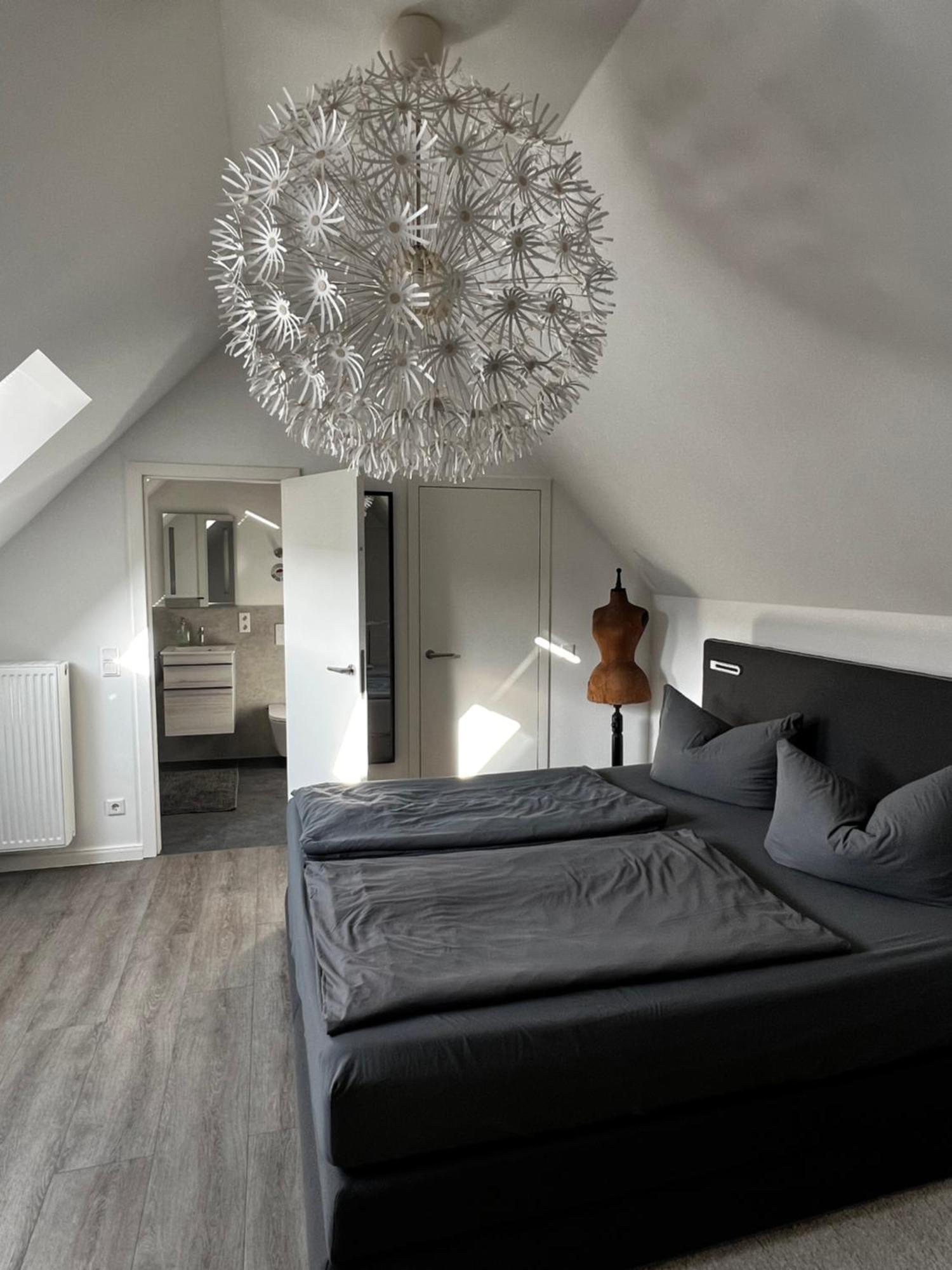 Moderne Galeriewohnung Mit Balkon Und Stellplatz Am Wenigemarkt Erfurt Exterior foto